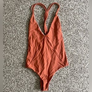ACACIA One Piece Small